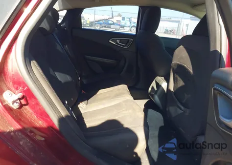 2015 Chrysler 200 Limited из США, поврежденный, VIN 1C3CCCAB1FN699323